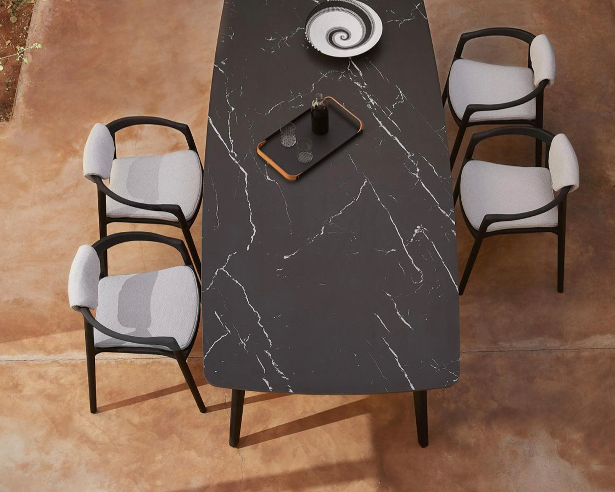 manutti torsa table solid chairs dunas living